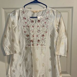 Fusion fancy floral embroidered kurta. NWT